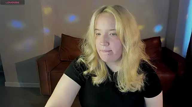 Sophia_Millery Show in webcam