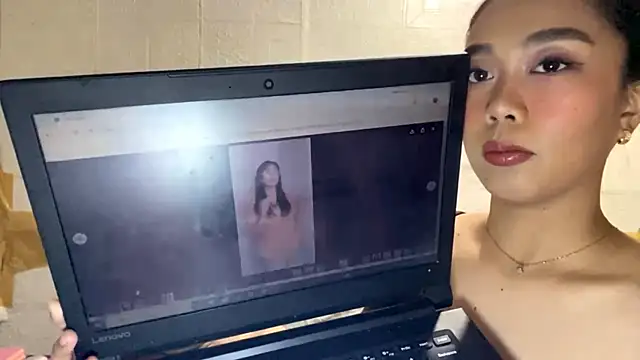 KeraSackal Pertunjukan Webcam