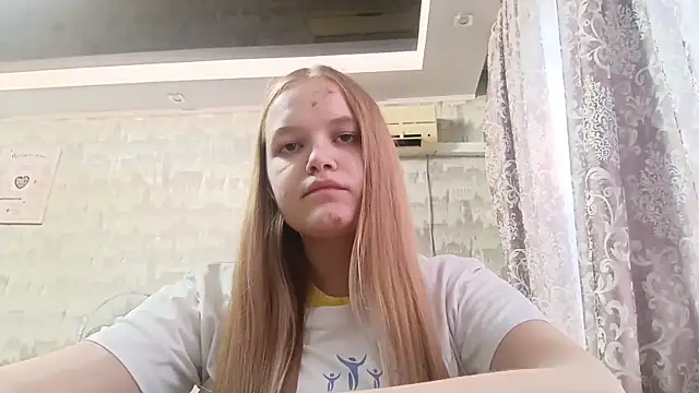Lali_Bomsn Webbikameraesitys