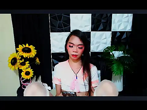 عرض كام SKINNYasianSLUTs