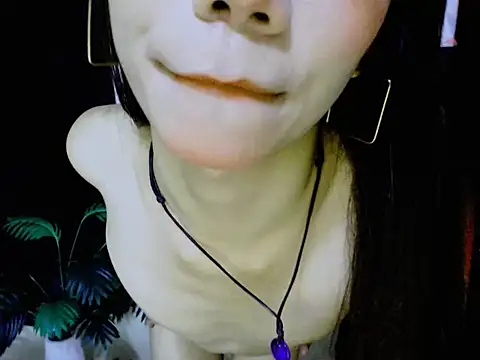 Chatroom XXX en direct de SKINNYasianSLUTs