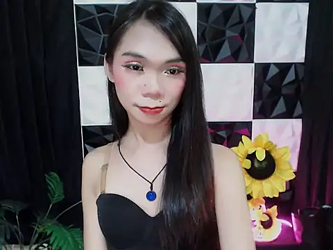 SKINNYasianSLUTs Adlı Modelin Web Kamerası Şovu