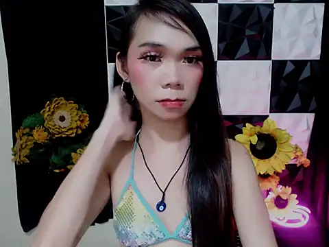 โชว์เว็บแคมของ SKINNYasianSLUTs