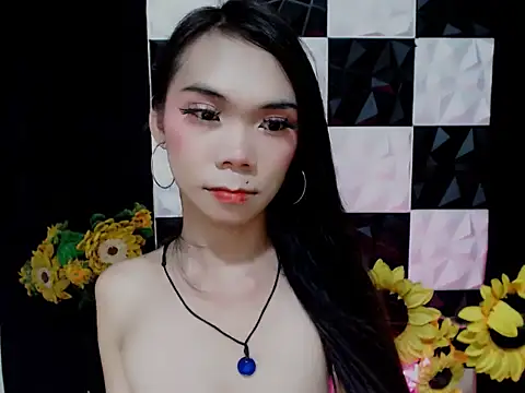 SKINNYasianSLUTs Show in webcam