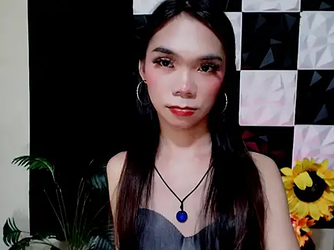 SKINNYasianSLUTs Show in webcam