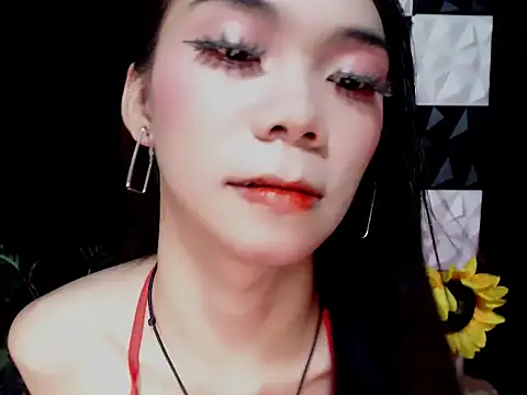 โชว์เว็บแคมของ SKINNYasianSLUTs