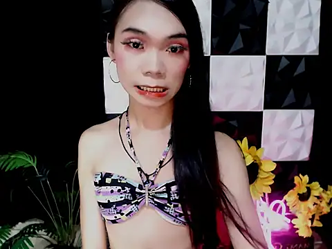 SKINNYasianSLUTs ওয়েবক্যাম শো