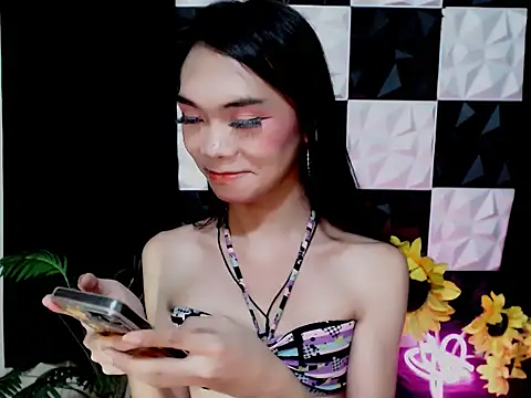 โชว์เว็บแคมของ SKINNYasianSLUTs