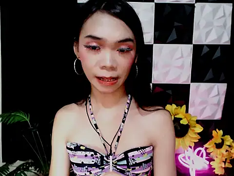 Pertunjukan Kamera Web SKINNYasianSLUTs