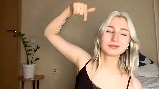 LishaNuding Chat XXX in diretta