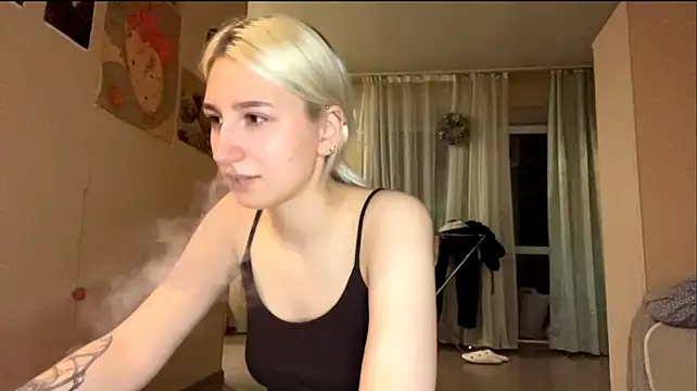 Chat +18 de LishaNuding ao vivo