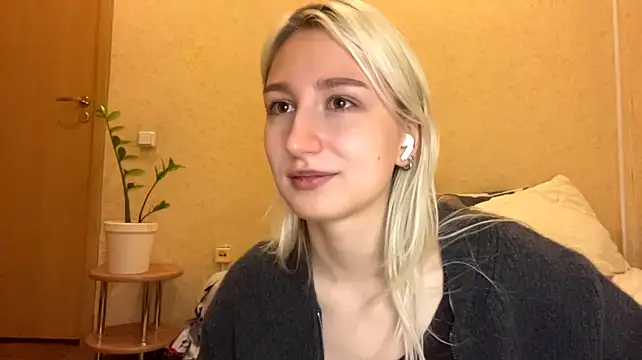 LishaNuding's Live XXX Chat