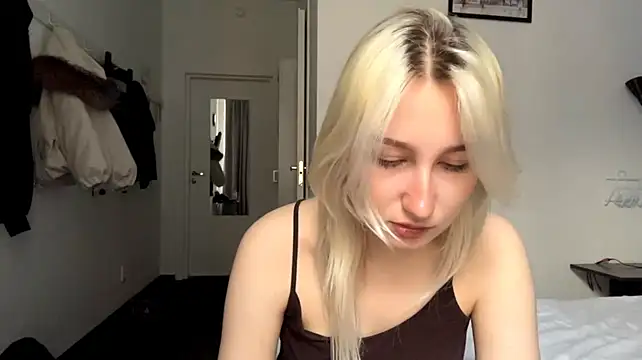 Chatroom XXX en direct de LishaNuding