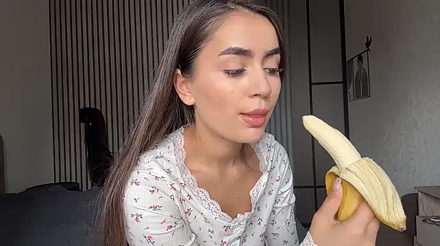 Show modela milkamila na web-kameri