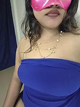 Trans_with_girl: διαδικτυακό σόου στην κάμερα