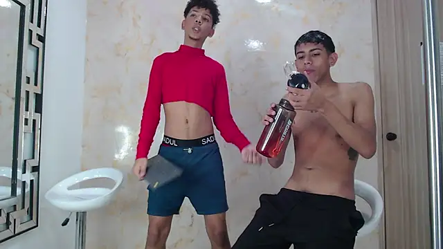 Pertunjukan Kamera Web CUTE_BOYS2026