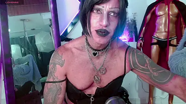 Show modela LILITHMADAME na web-kameri
