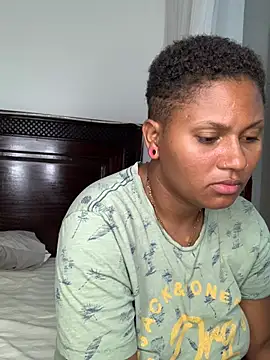 Chat +18 de madelltheebony ao vivo