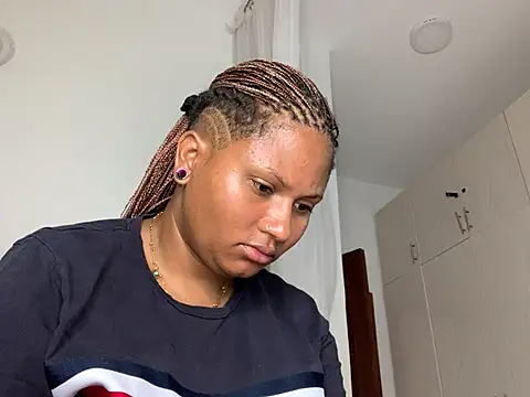 madelltheebony Live XXX-Chat
