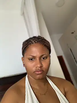 madelltheebony 现场XXX聊天
