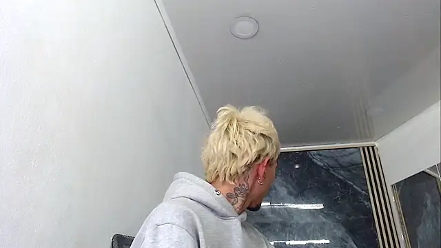 NoahDant Show in webcam