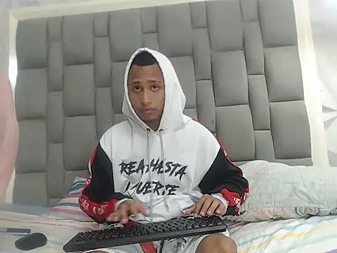supreme_badboy2 Show in webcam