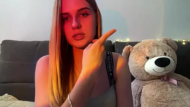 Show modela HermaKitty na web-kameri