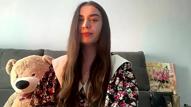 Chatroom XXX en direct de LucyLuxy