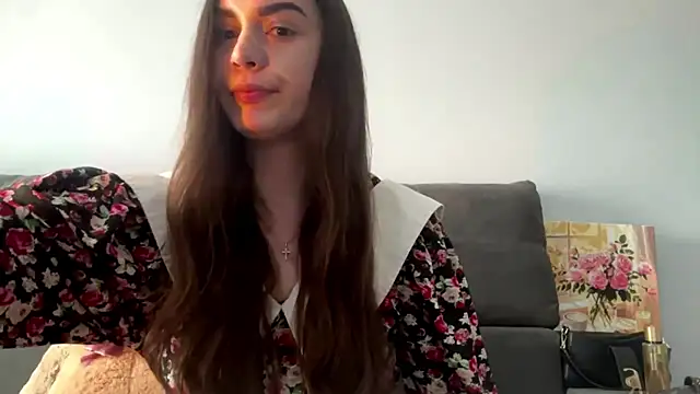 LucyLuxy Adlı Modelin Canlı XXX Sohbeti
