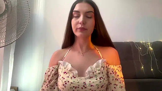 Pertunjukan Kamera Web LucyLuxy