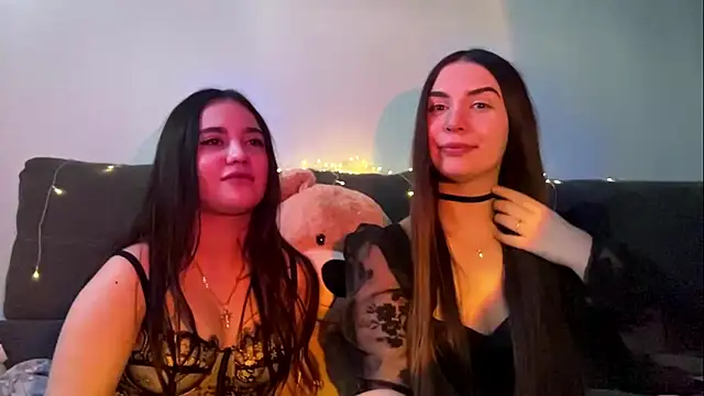 הופעת וובקאם של LucyLuxy