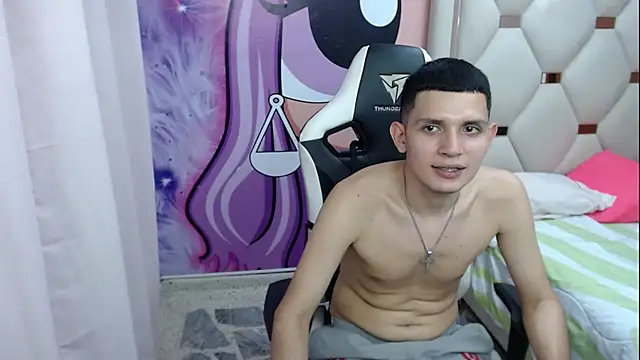 Show modela Pov_man777 na web-kameri