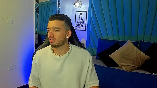 Logan_WolfJS Webcam Show