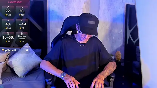Ostin_Colt Show in webcam