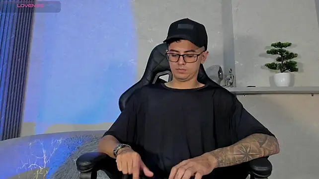 Ostin_Colt webcam show