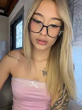 Онлайн чат XXX Melodylanee2