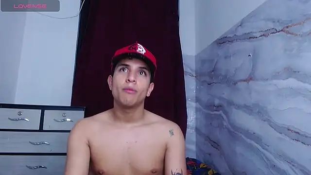 Kevin-Explosivo777 Webcam Show