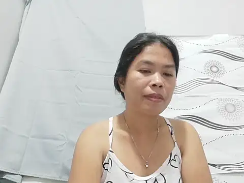 Hotpinaymorena's Live XXX Chat