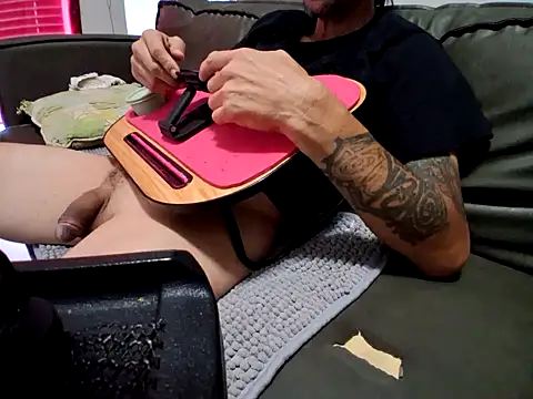 Emoxnudes' Webcam Show