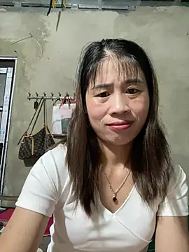 แชท XXX สดของ tinacum012