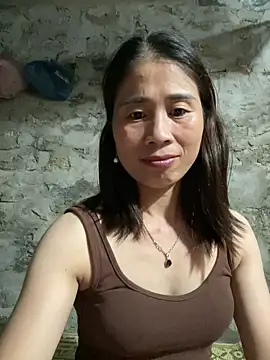 tinacum012 Chat XXX in diretta