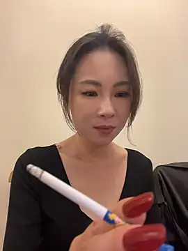 Eva10069 在線直播表演