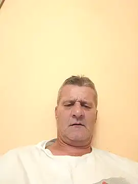 הופעת וובקאם של Rades55555