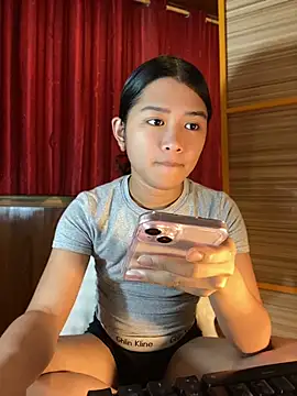โชว์เว็บแคมของ hugecock_molly