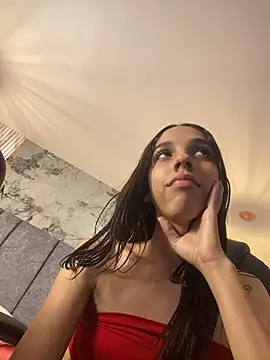 הופעת וובקאם של nikkydoll