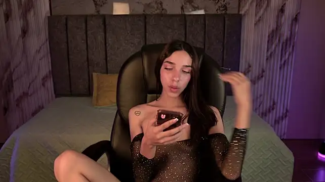 Show de nikkydoll na webcam