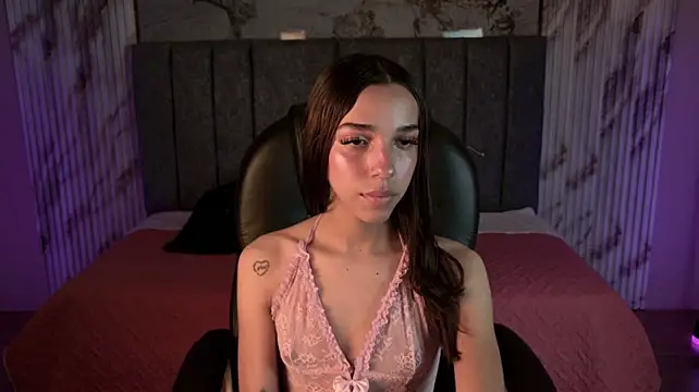 Вебкам-шоу nikkydoll