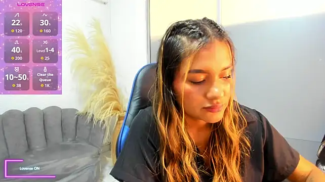 Онлайн чат XXX SophieWatsonn_