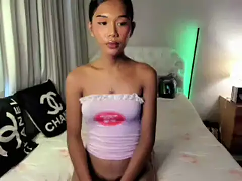 Lush_Aura22 Show Webcam