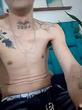 MaxHornyLatin Show in webcam